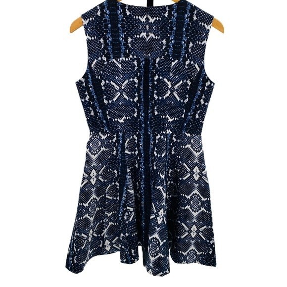 Nanette Lepore Size 10 Love Bites Snake Print Dress Blue Black Fit and Flare - Picture 7 of 11
